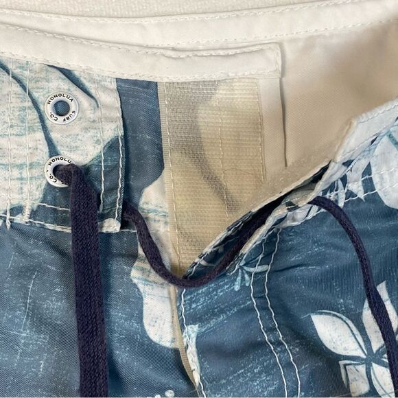 Honolua Surf Co Blue and White Tropical Floral Design Board Shorts Size 34 - Picture 5 of 12